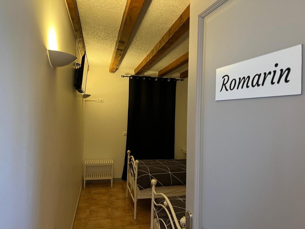Hotel La Halte Gourmande Vachères Esterno foto